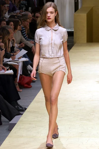 Look 5